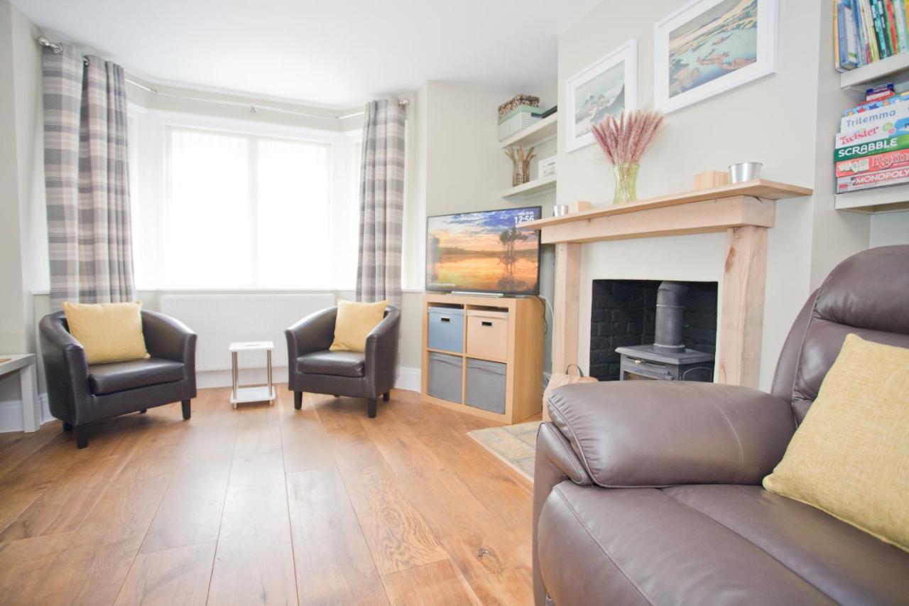 Luxury - Hot Tub - Pool Table - Gym - Sauna - Cinema - Free Parking - Close To Holiday home