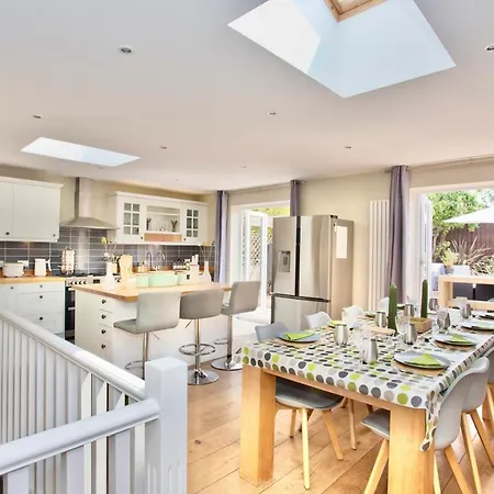 Luxury Home - Hot Tub - Pool Table - Gym - Sauna - Cinema Room - Free Parking - Close To Beach Bournemouth Exterior photo