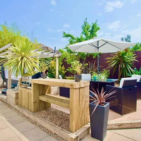 Luxury Home - Hot Tub - Pool Table - Gym - Sauna - Cinema Room - Free Parking - Close To Beach Bournemouth Exterior photo