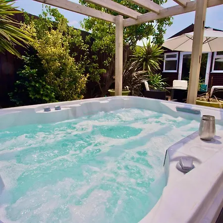 Luxury Home - Hot Tub - Pool Table - Gym - Sauna - Cinema Room - Free Parking - Close To Beach Bournemouth Exterior photo