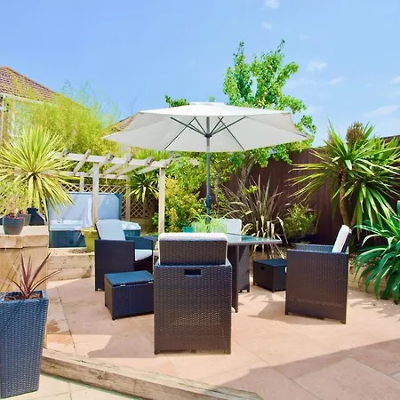 Luxury Home - Hot Tub - Pool Table - Gym - Sauna - Cinema Room - Free Parking - Close To Beach Bournemouth Exterior photo