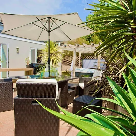 Luxury Home - Hot Tub - Pool Table - Gym - Sauna - Cinema Room - Free Parking - Close To Beach Bournemouth Exterior photo