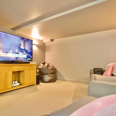 Luxury Home - Hot Tub - Pool Table - Gym - Sauna - Cinema Room - Free Parking - Close To Beach Bournemouth Exterior photo