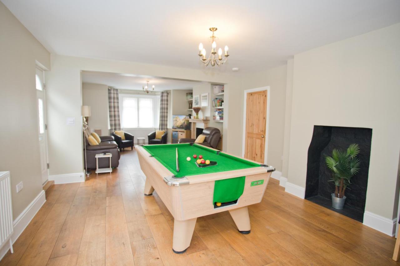 Luxury - Hot Tub - Pool Table - Gym - Sauna - Cinema - Free Parking - Close To Holiday home *